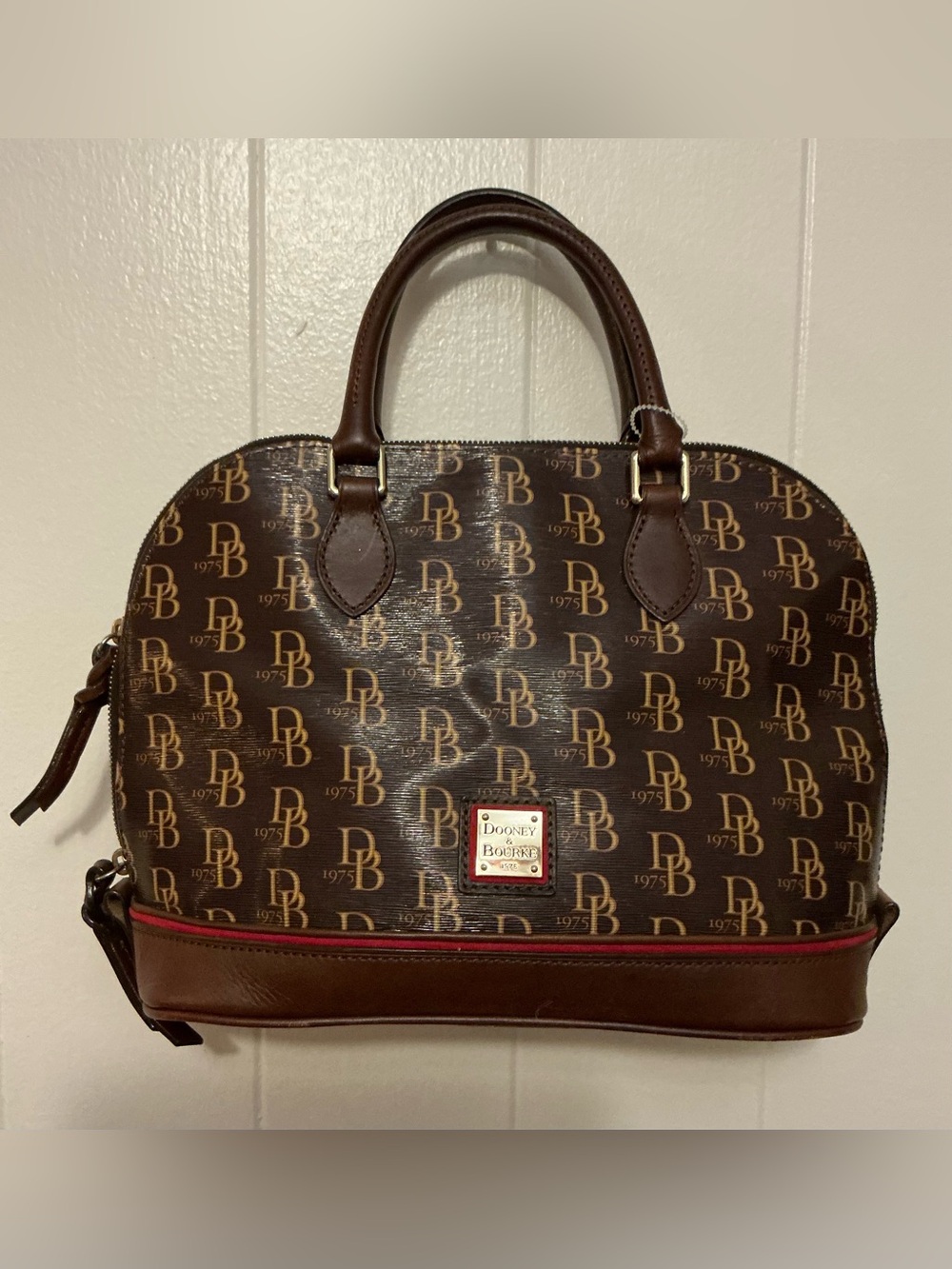 Nice Dooney & Bourke 1975 Signature Monogram Zip Zip Domed Satchel Brown Handbag